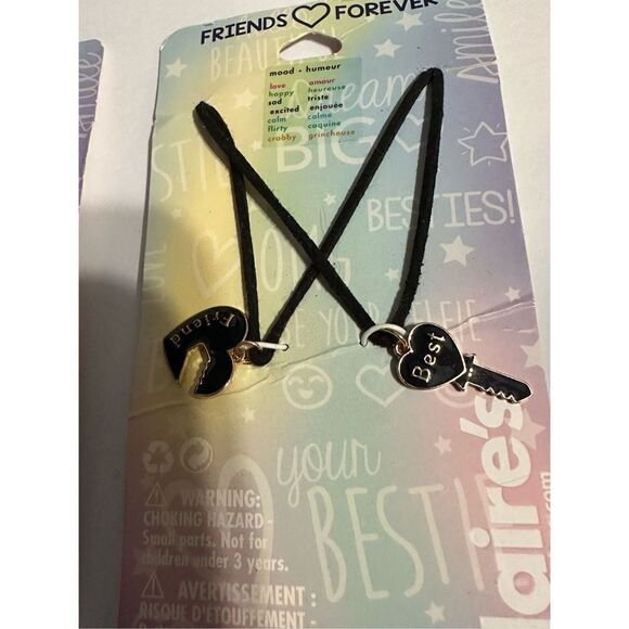 NEW IN PACKAGE TWO SETS Claire’s Bff Best Friends Silver Tone Heart Locket Neckl - Picture 2 of 7